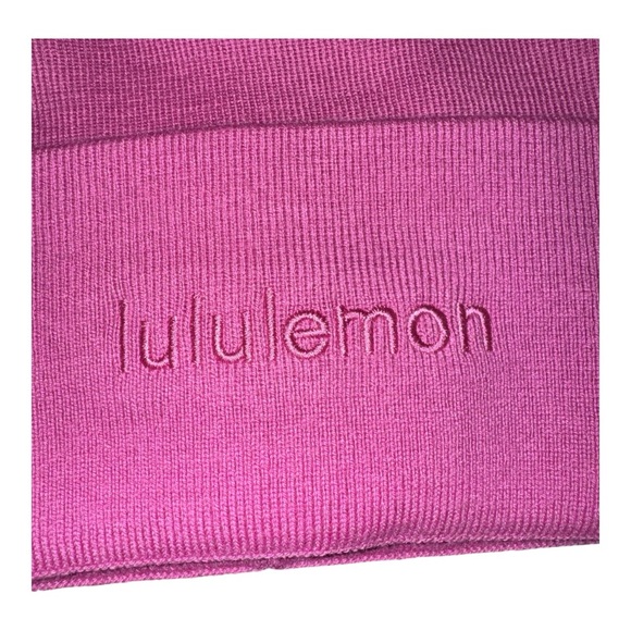 Lululemon Warm Revelation Beanie Wordmark Pow Pink Tone OS NWT Sold Out - Picture 7 of 7